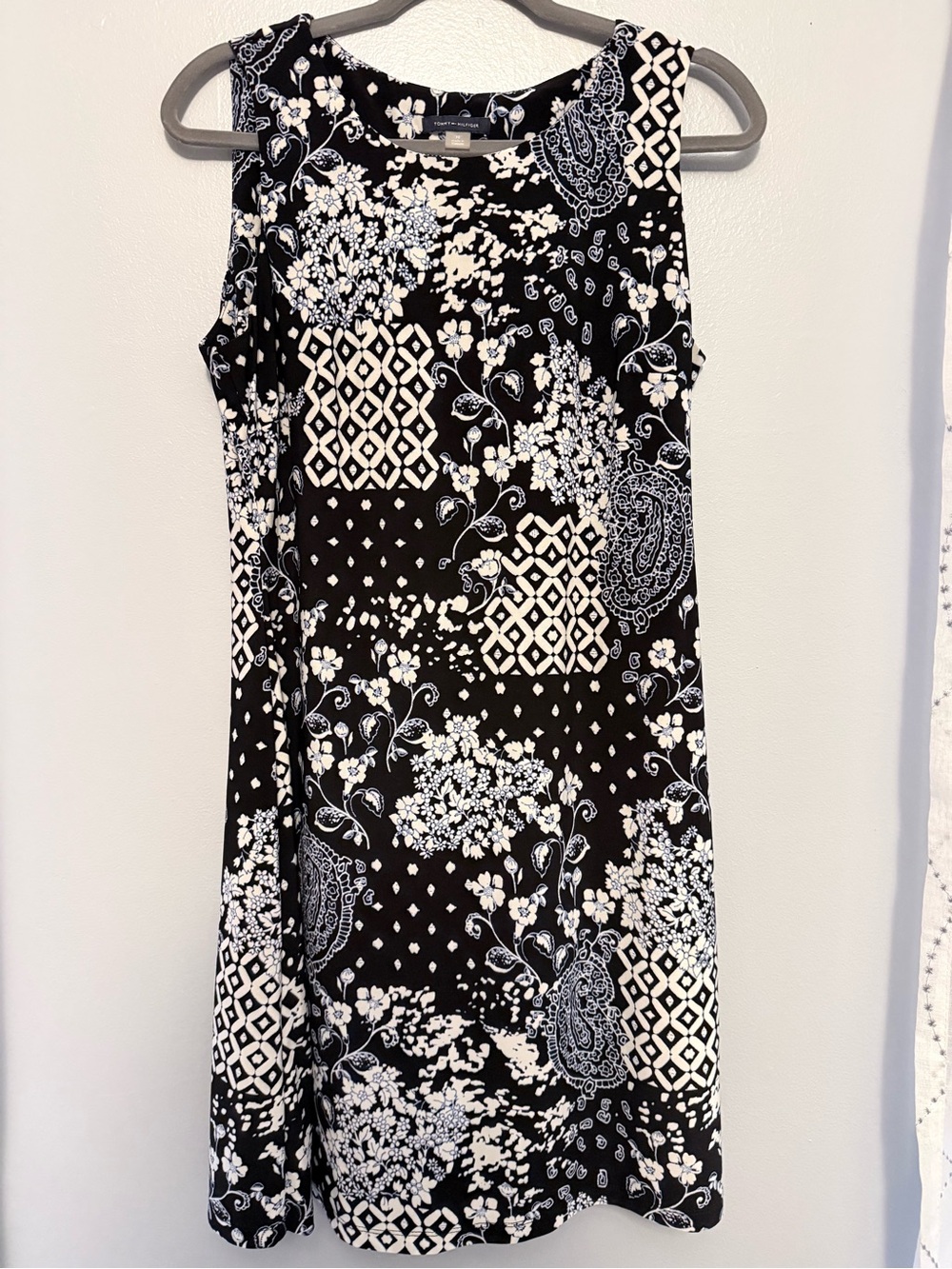 Tommy Hilfiger Black & White Sleeveless Patchwork Floral Shift Dress